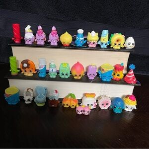 Shopkins Lot of 30 Shopkins Figures